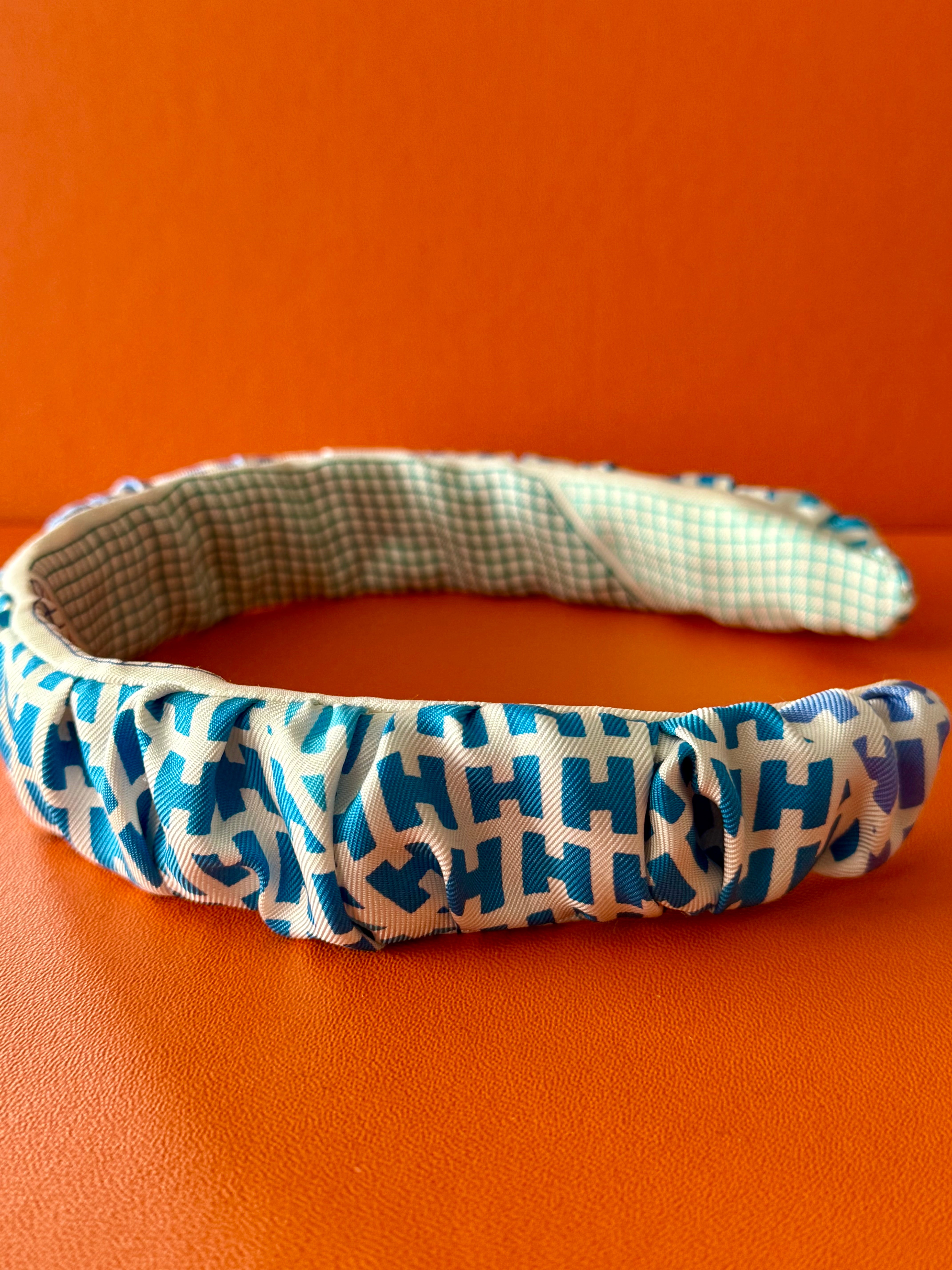 【HERMES】\"Fantaisie d'Etriers\" Gilda headband New Hermes Silk Twill 